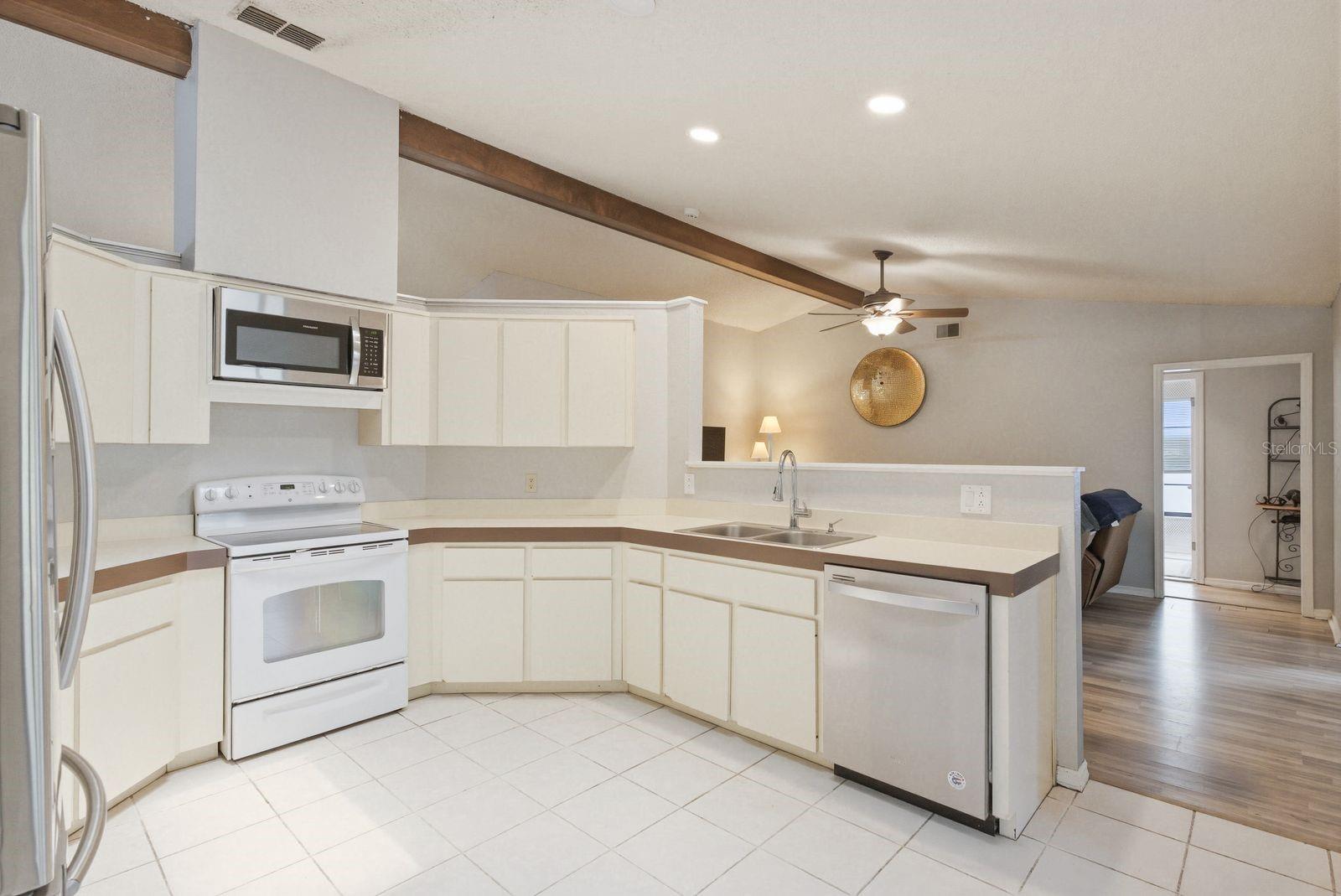 SPRING HILL - Residential