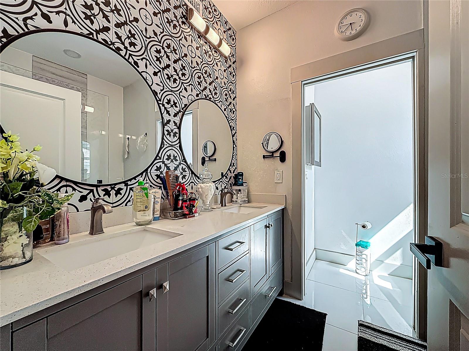 NO SUBDIVISION NAME - Residential