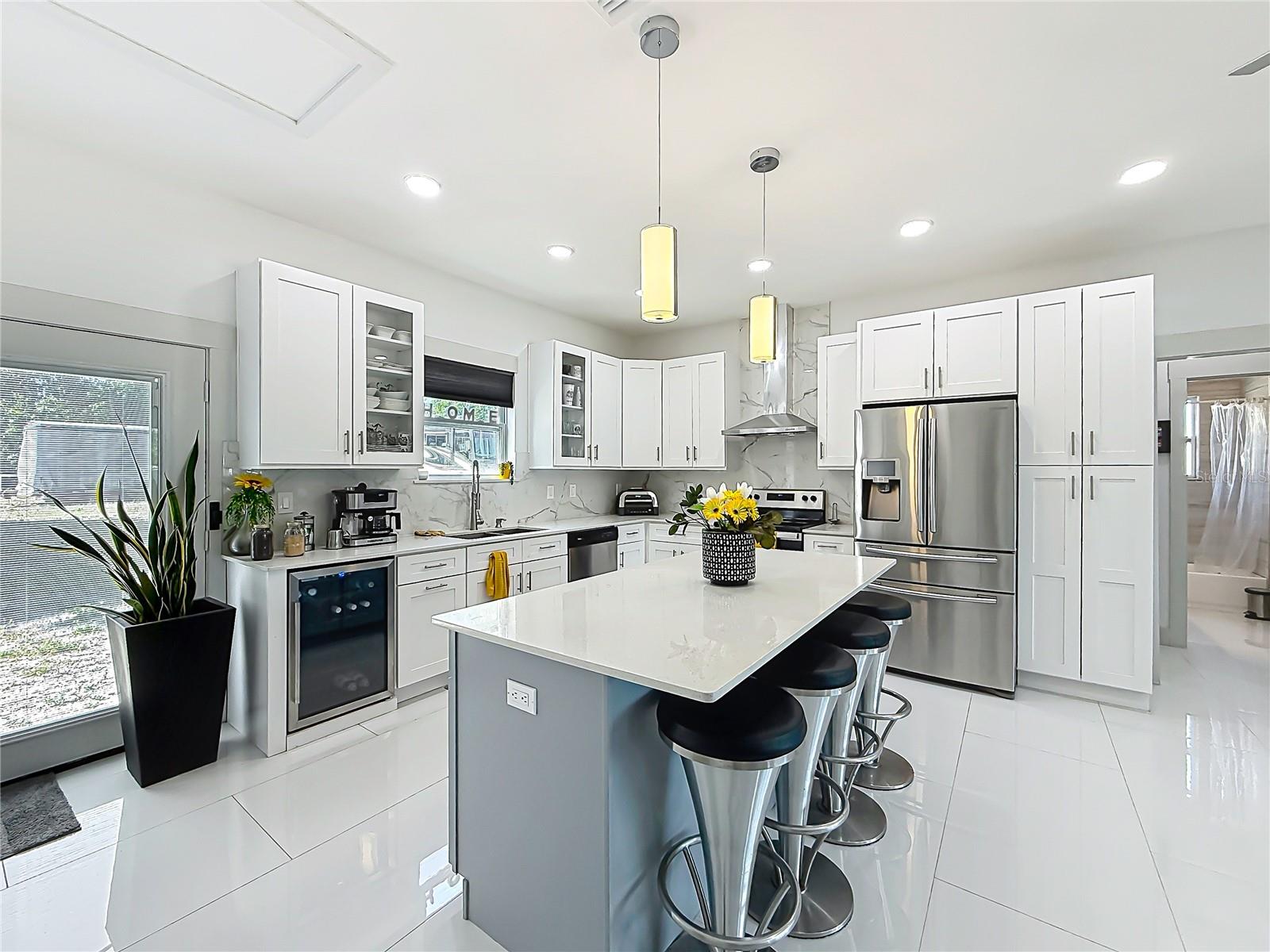 NO SUBDIVISION NAME - Residential