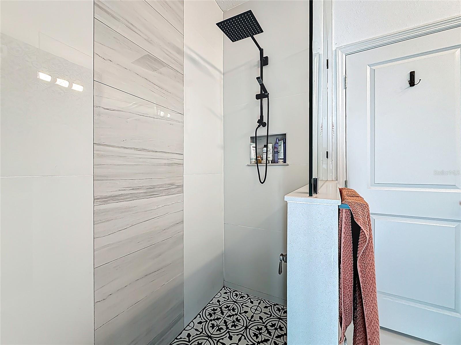 NO SUBDIVISION NAME - Residential