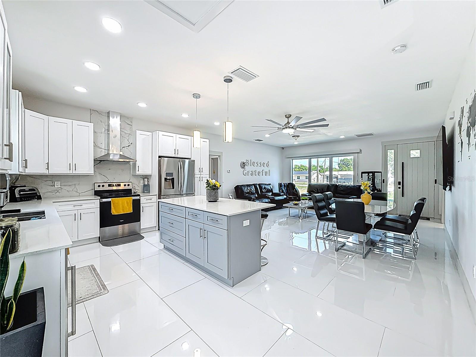 NO SUBDIVISION NAME - Residential