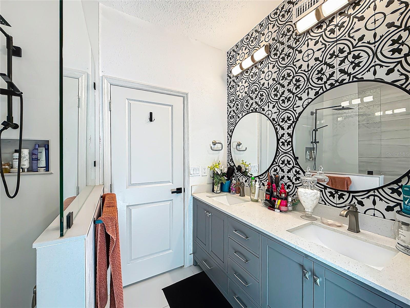 NO SUBDIVISION NAME - Residential