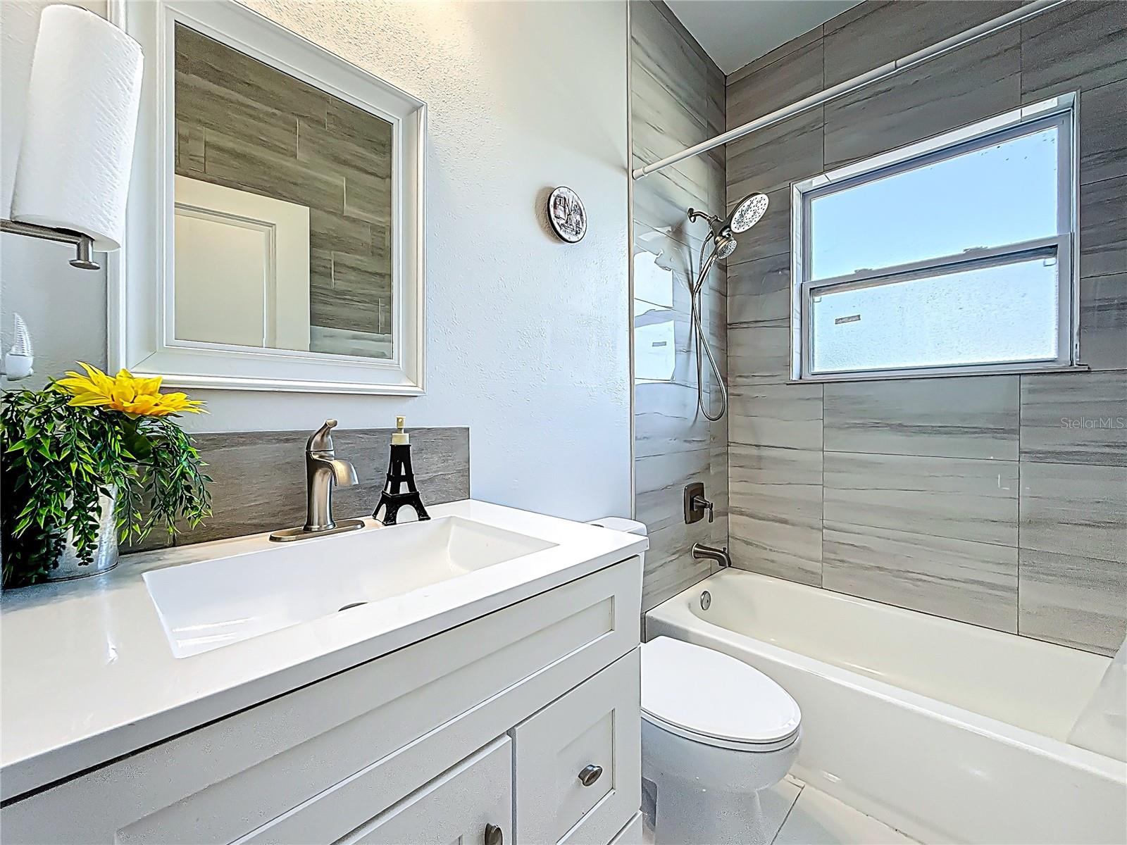 NO SUBDIVISION NAME - Residential