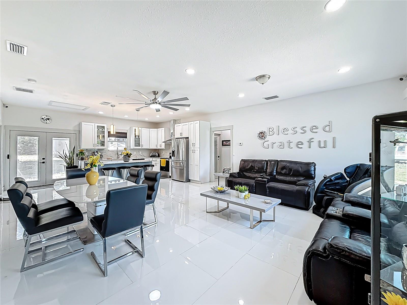 NO SUBDIVISION NAME - Residential