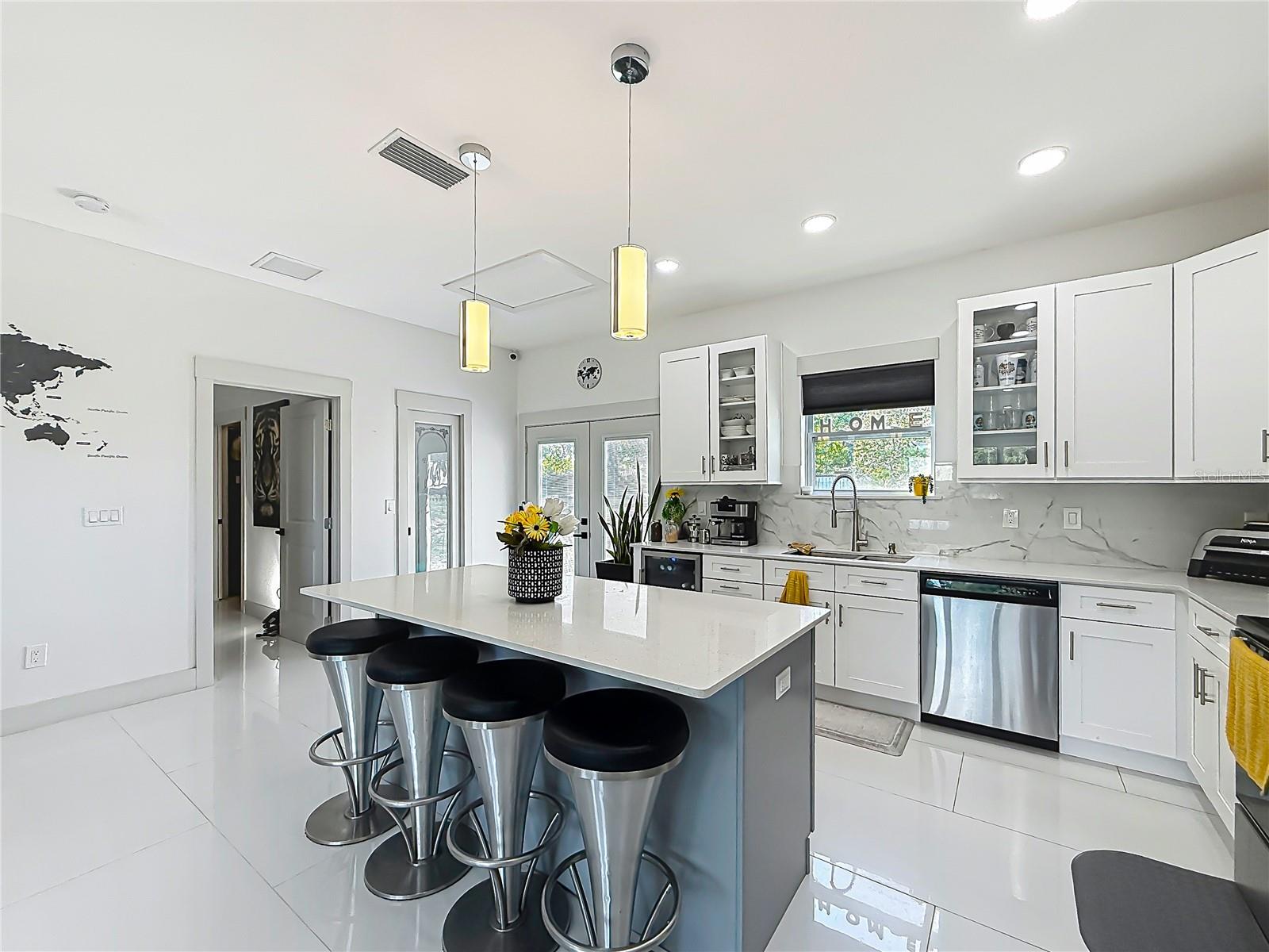 NO SUBDIVISION NAME - Residential