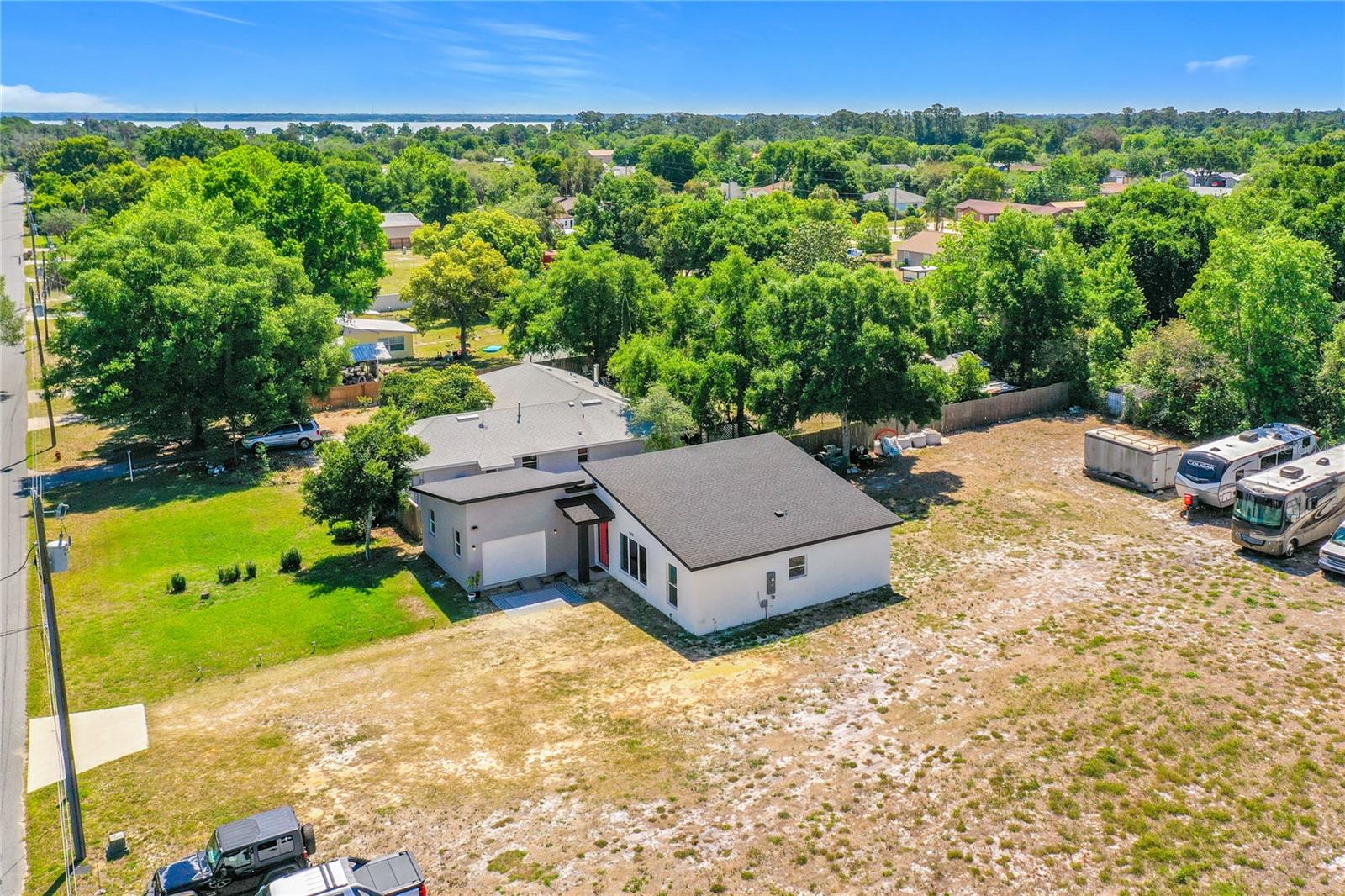 11426 LAKEVIEW DRIVE