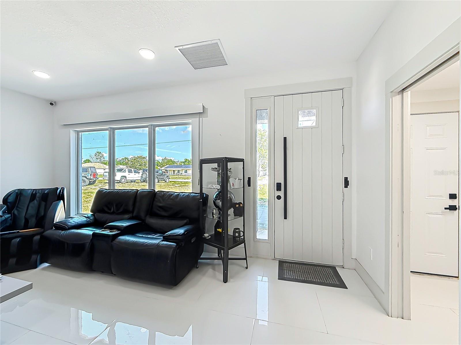 NO SUBDIVISION NAME - Residential