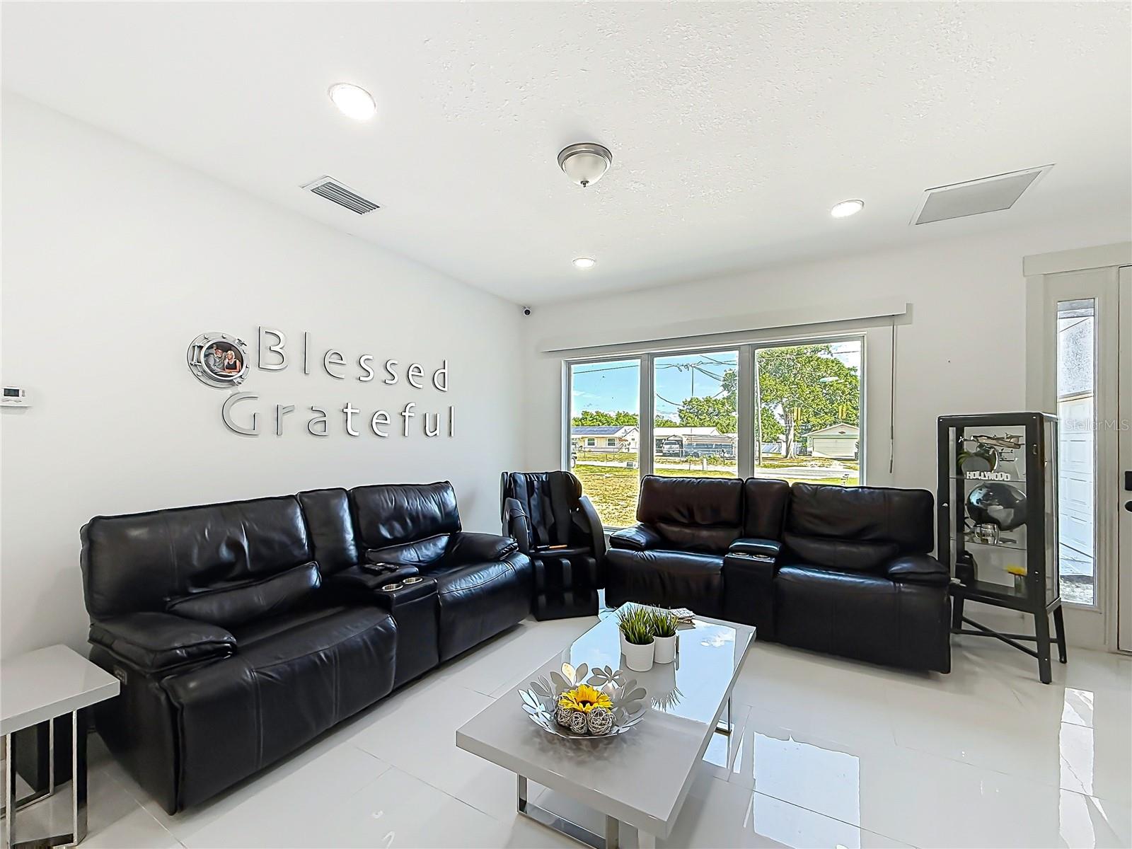 NO SUBDIVISION NAME - Residential