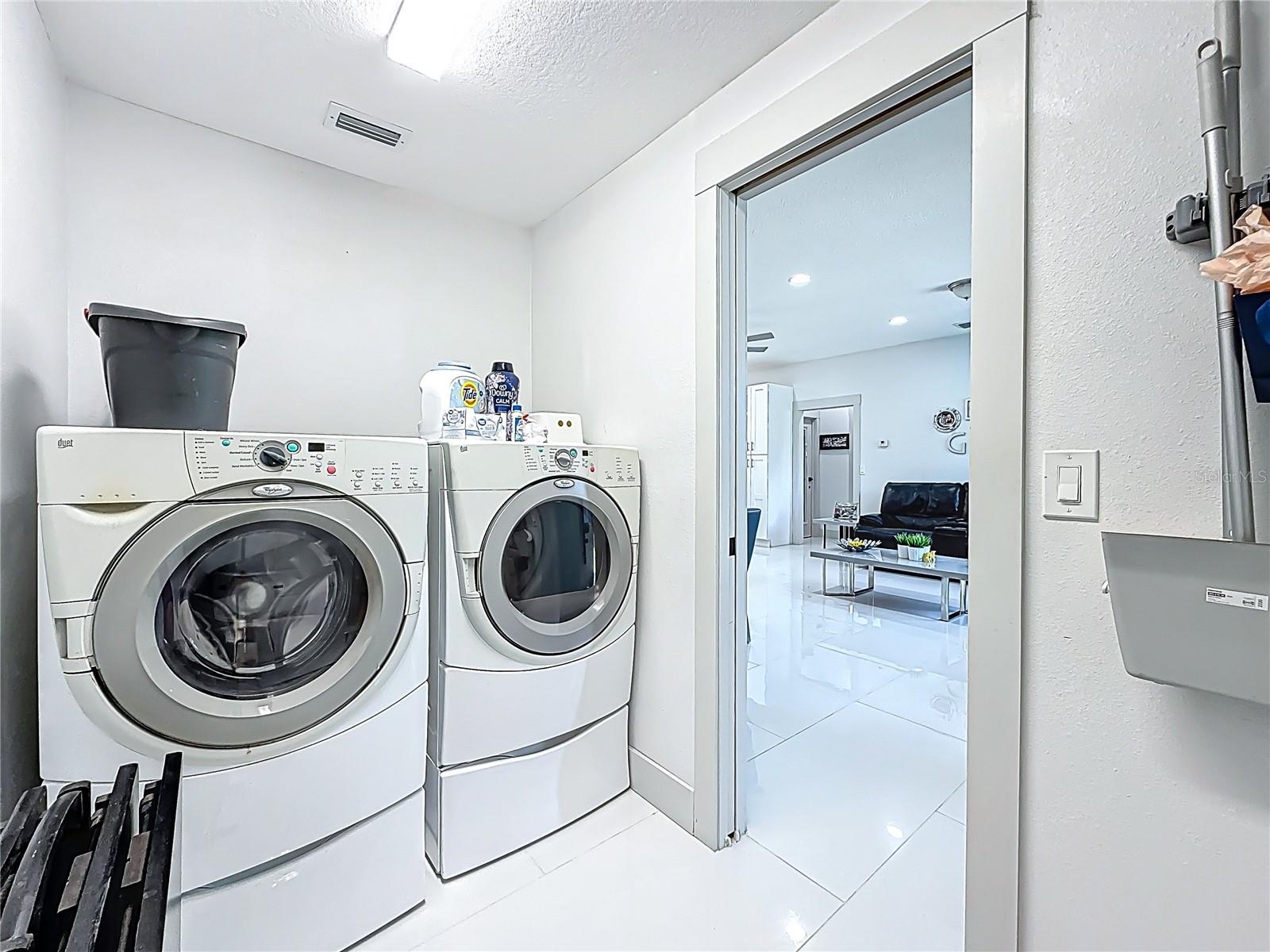 NO SUBDIVISION NAME - Residential