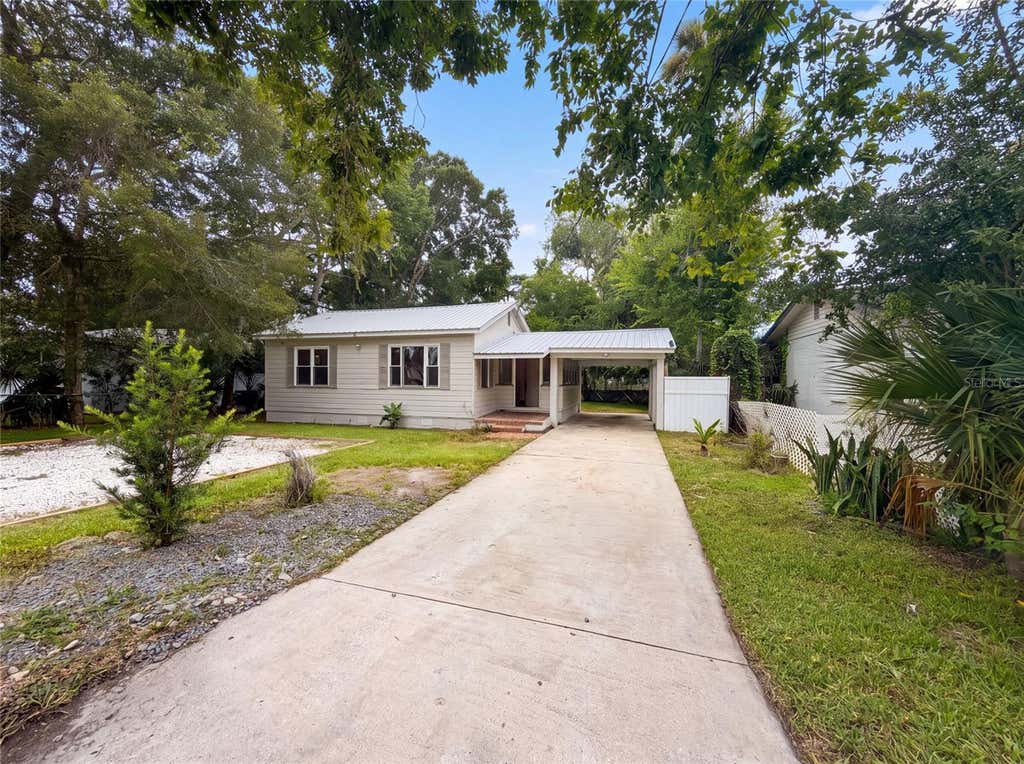 Photo of 706 Flanders Avenue, Daytona Beach, FL 32114 (MLS # O6431991)