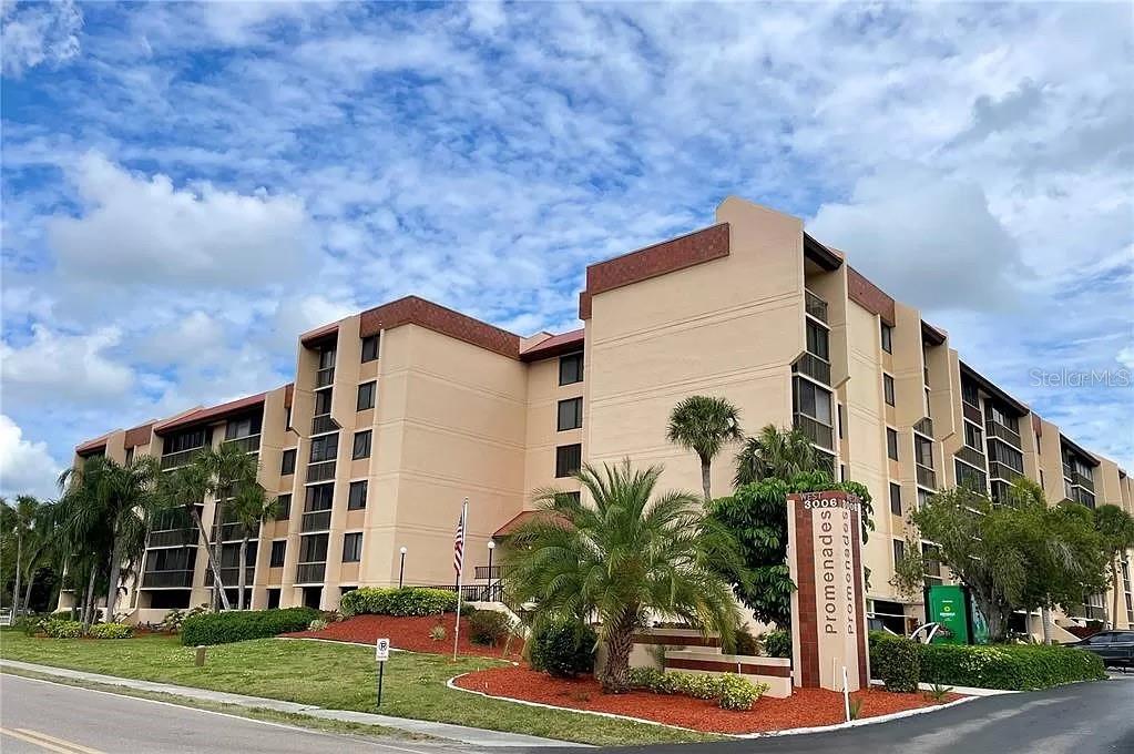 Please, welcome to a friendly community of Promenades West! This bright and clean 2 bedrooms 2 bathrooms condo has a tiled floor throughout ,fully equipped kitchen, and a screened lanai facing courtyard. Laundry inside the unit, an elevator, and secured access to the building, and all amenities such as a club house, community pool, tennis courts. Enjoy living resort style in a heart of Port Charlotte with a close proximity to Tamiami Trail, shopping, restaurants and beaches .