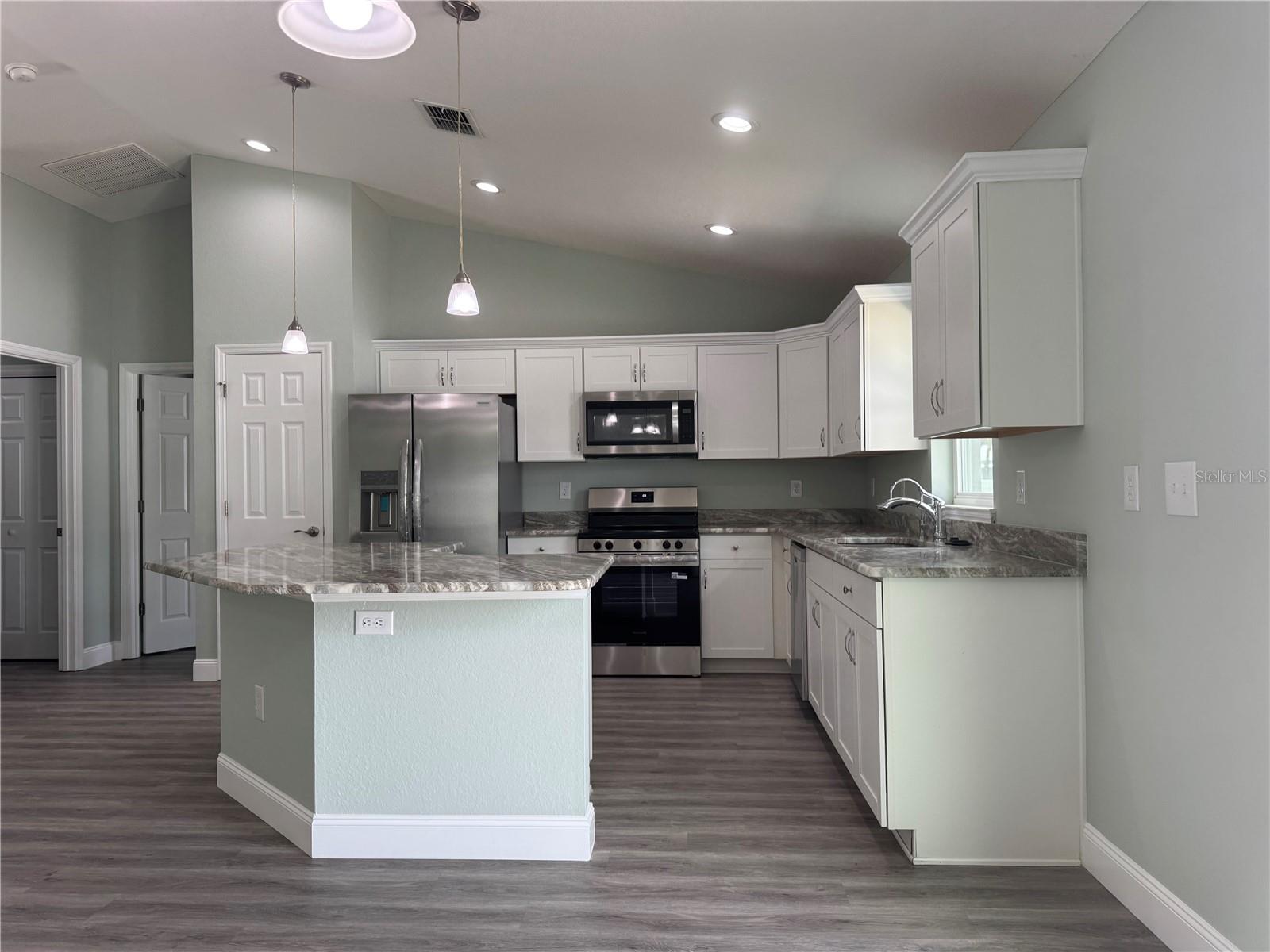 ROLLING RANCH ESTATE - Residential