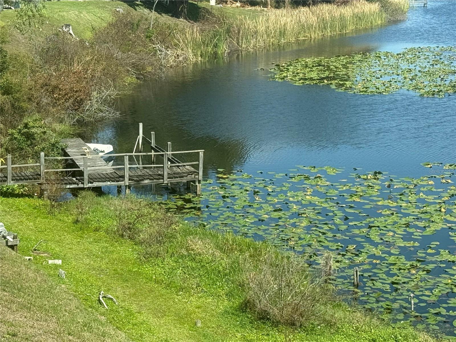 COUNTRY LAKE CONDO PH 01 - Residential