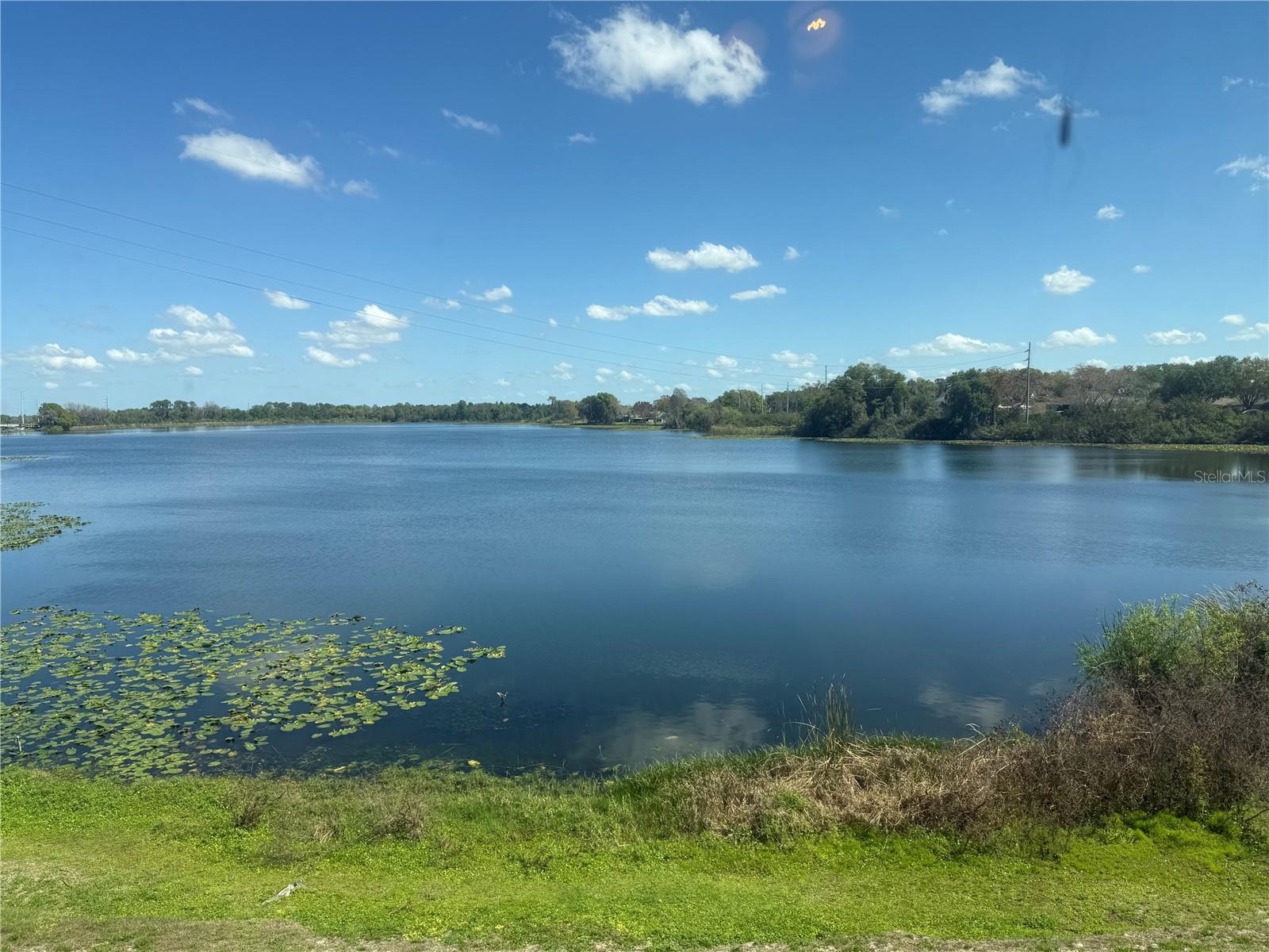 COUNTRY LAKE CONDO PH 01 - Residential