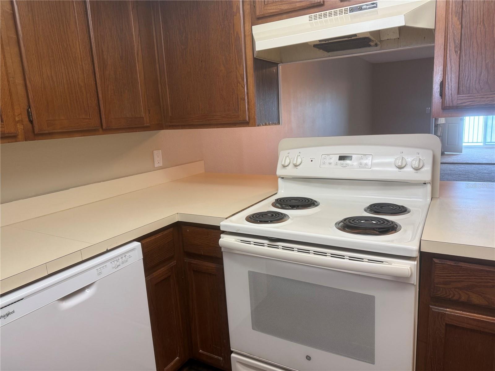 COUNTRY LAKE CONDO PH 01 - Residential