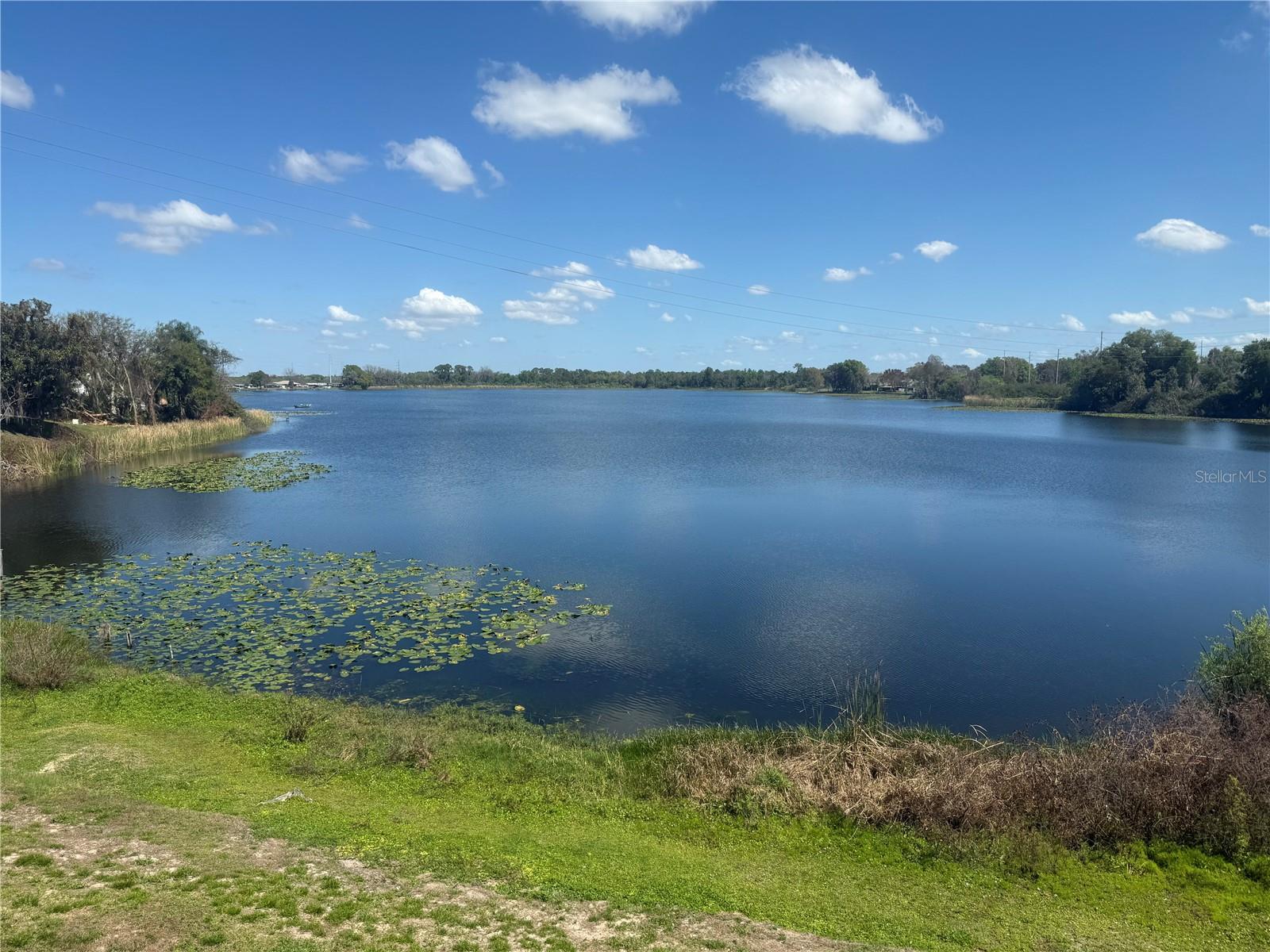 COUNTRY LAKE CONDO PH 01 - Residential