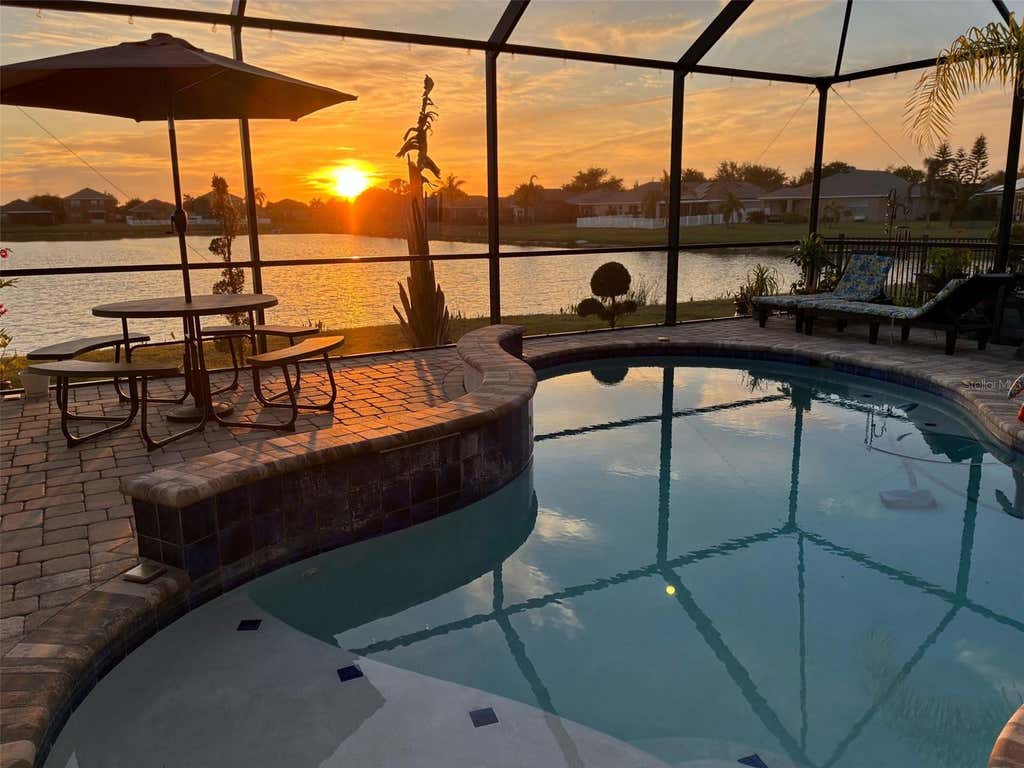 Photo of 802 Fern Leaf Drive, Ruskin, FL 33570 (MLS # A4703092)