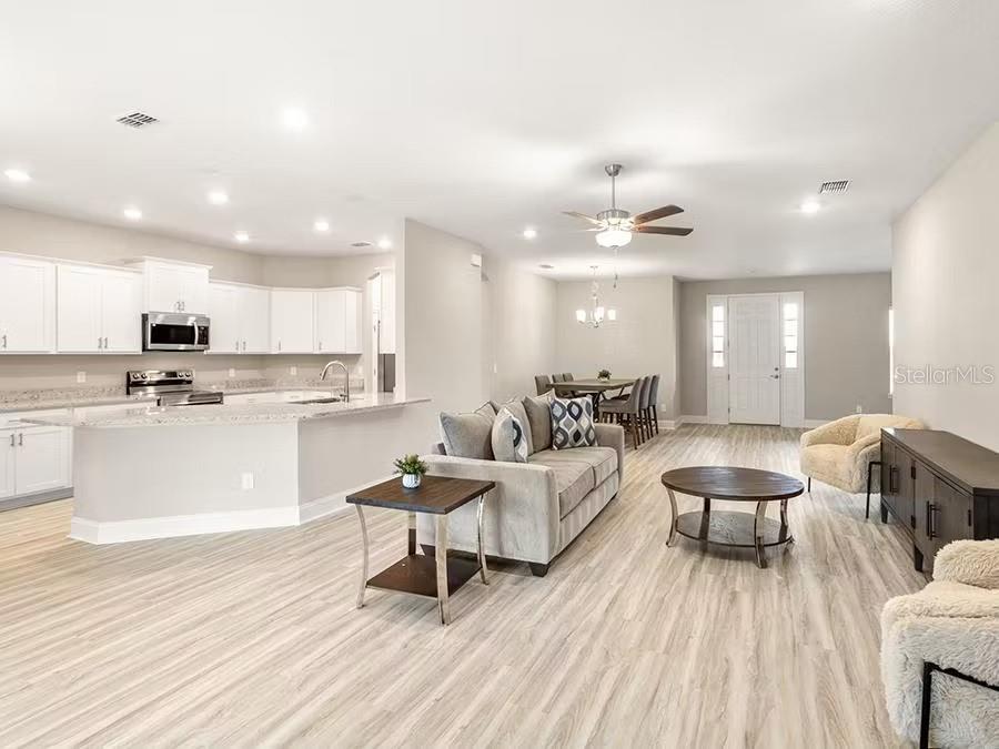827 CYPRESS CREEK RUN