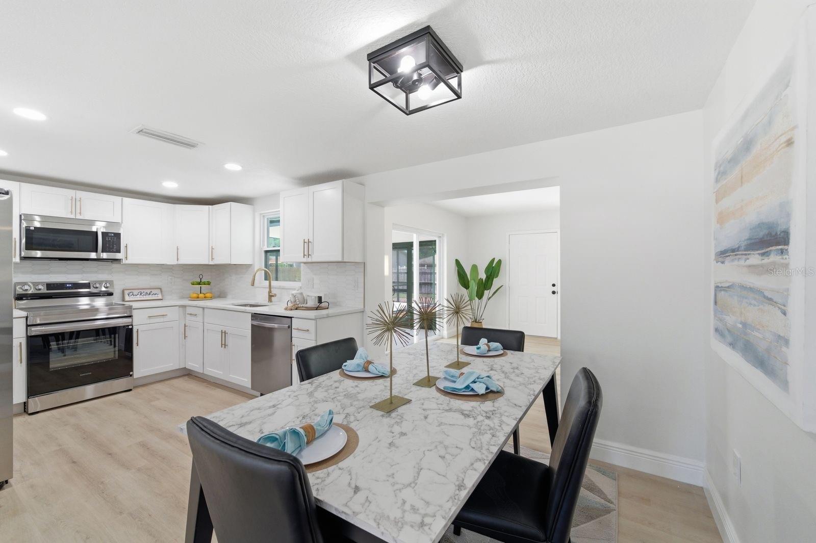 DE SOTO LAKES - Residential