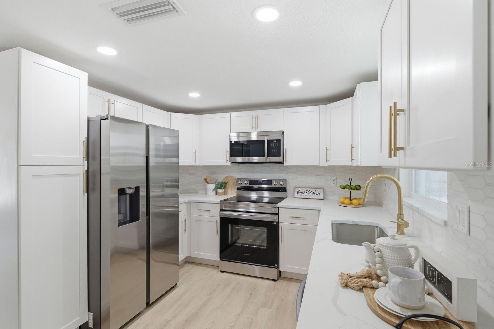 DE SOTO LAKES - Residential