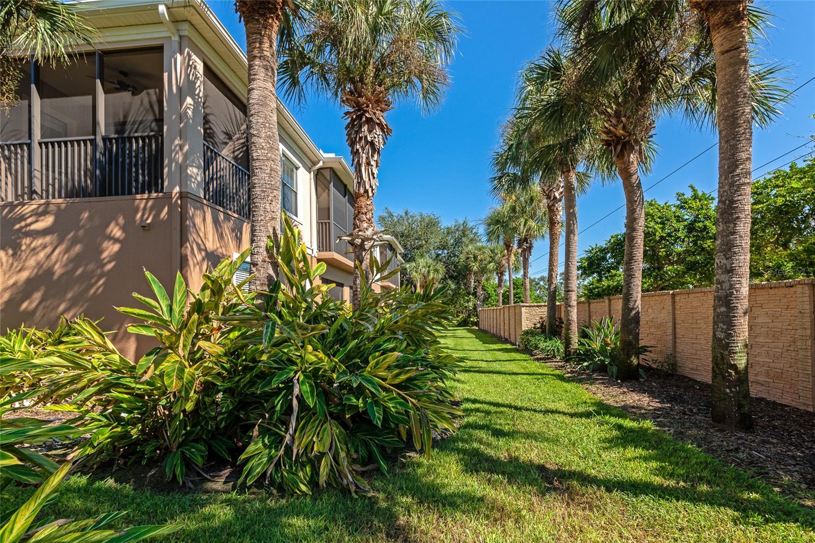 PALMA SOLA TRACE - Residential