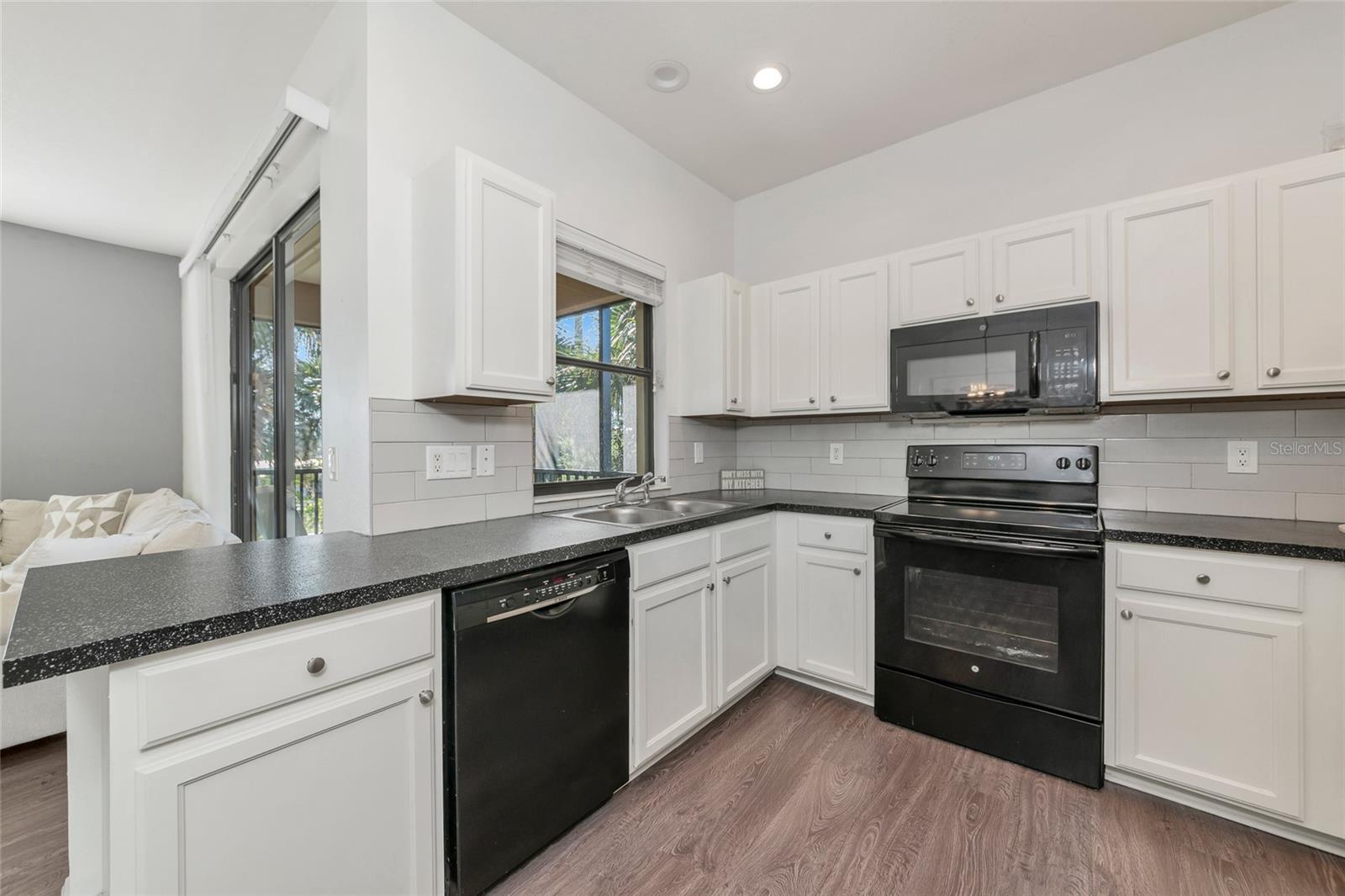 PALMA SOLA TRACE - Residential