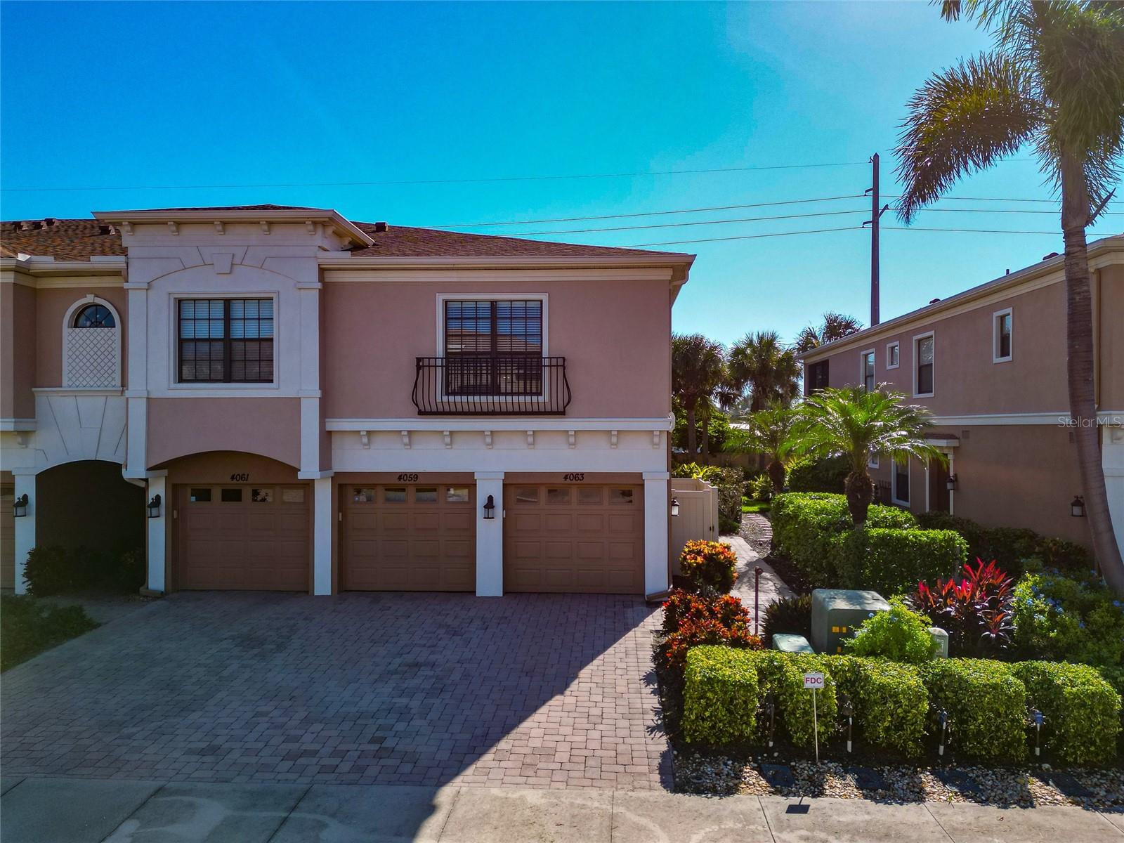 PALMA SOLA TRACE - Residential