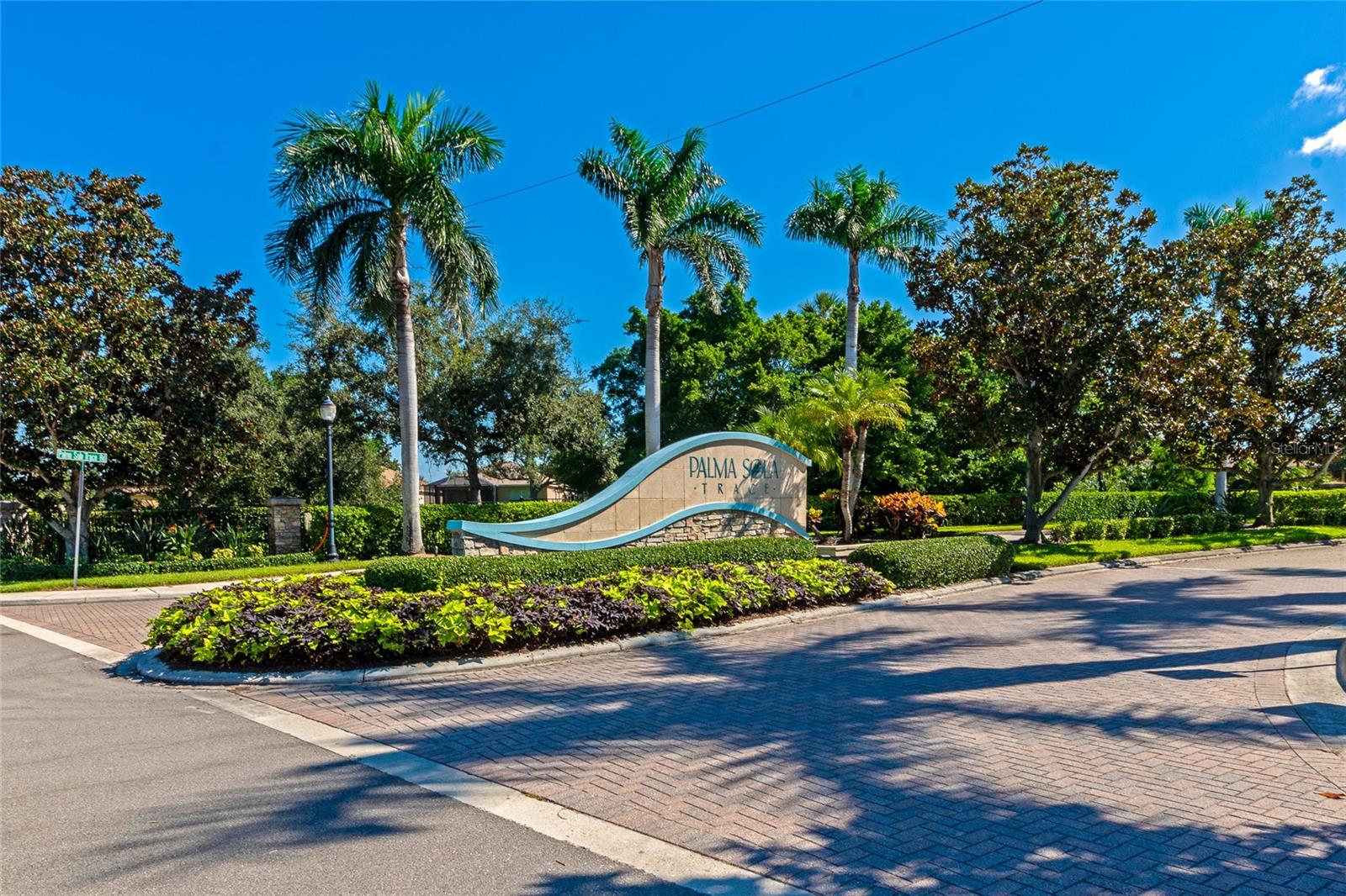 PALMA SOLA TRACE - Residential