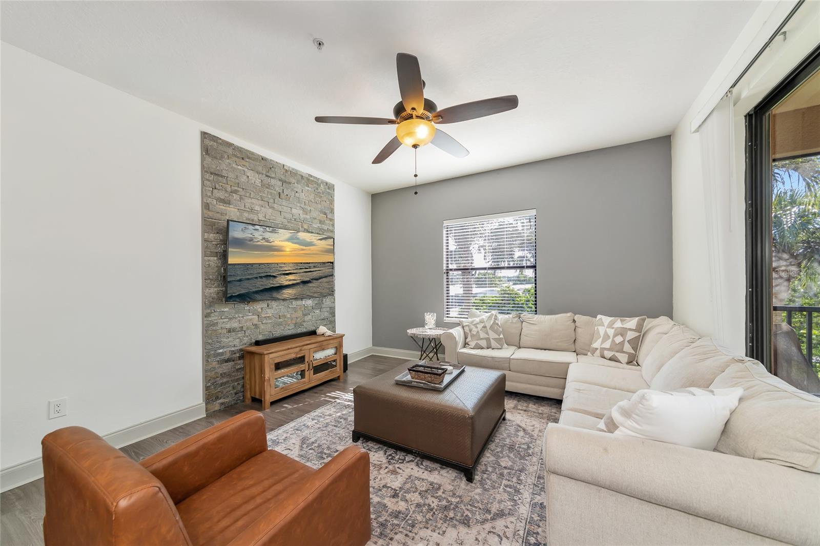 PALMA SOLA TRACE - Residential