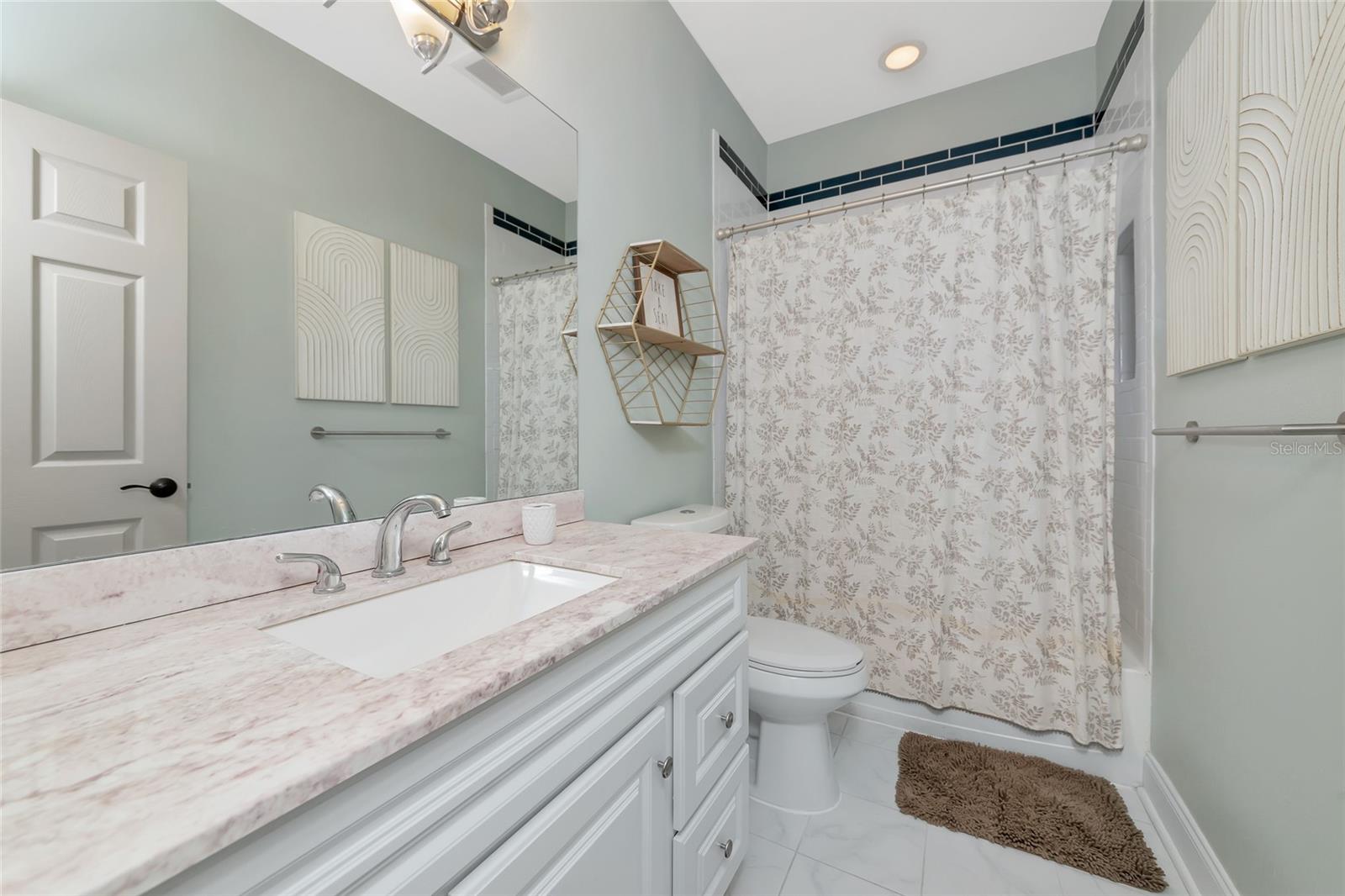 PALMA SOLA TRACE - Residential