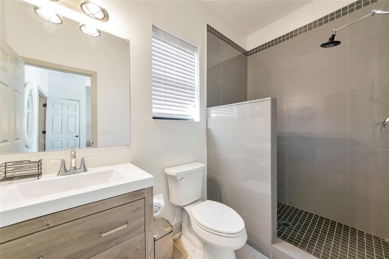 PALMA SOLA TRACE - Residential