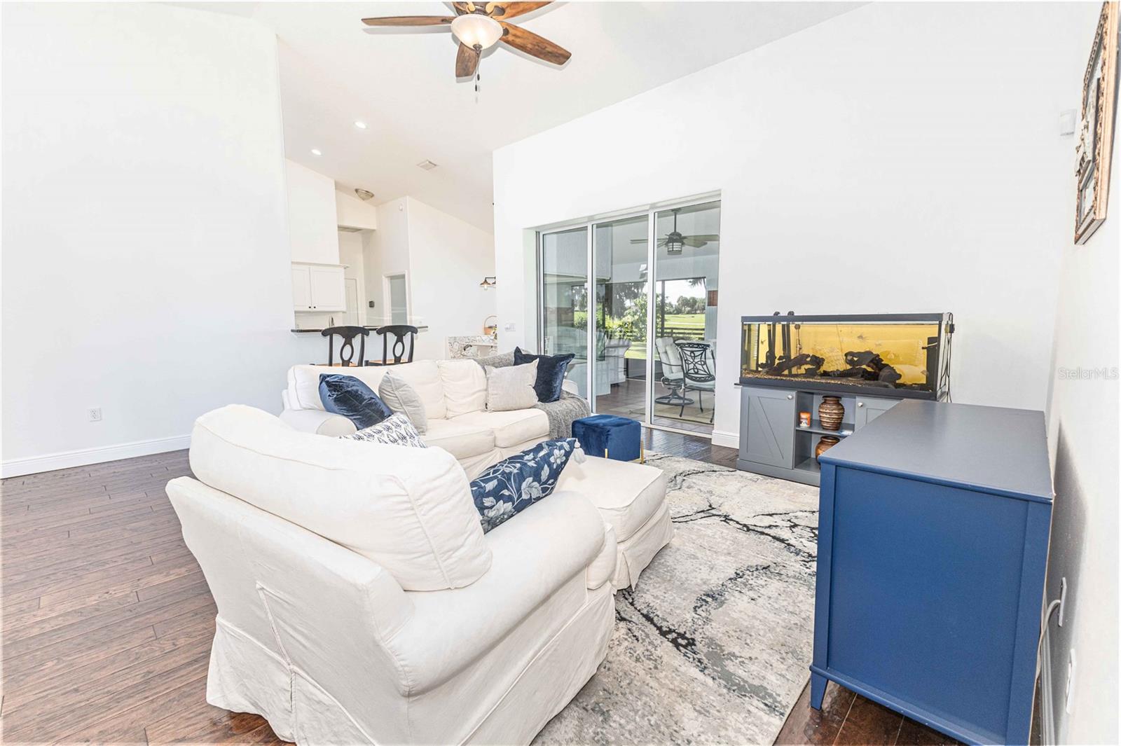 FAIRWAYS/ROLLING HILLS 01 - Residential