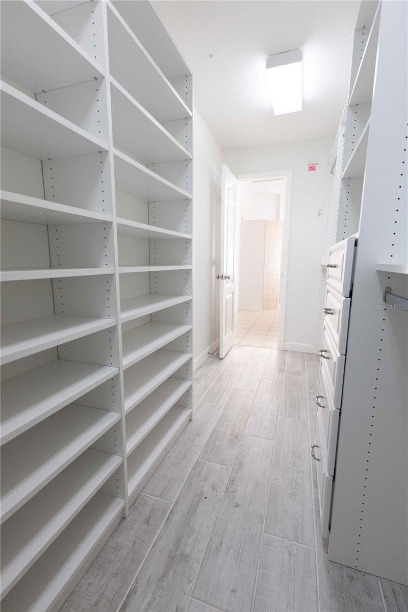 FAIRWAYS/ROLLING HILLS 01 - Residential