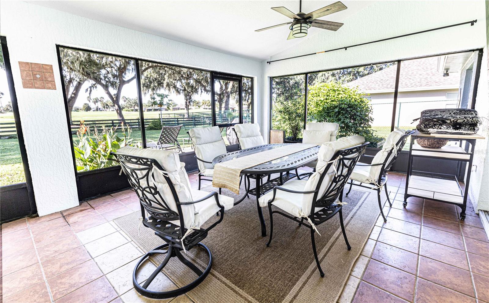 FAIRWAYS/ROLLING HILLS 01 - Residential