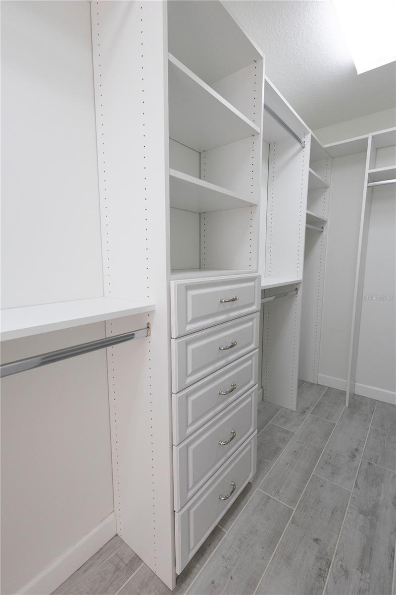 FAIRWAYS/ROLLING HILLS 01 - Residential