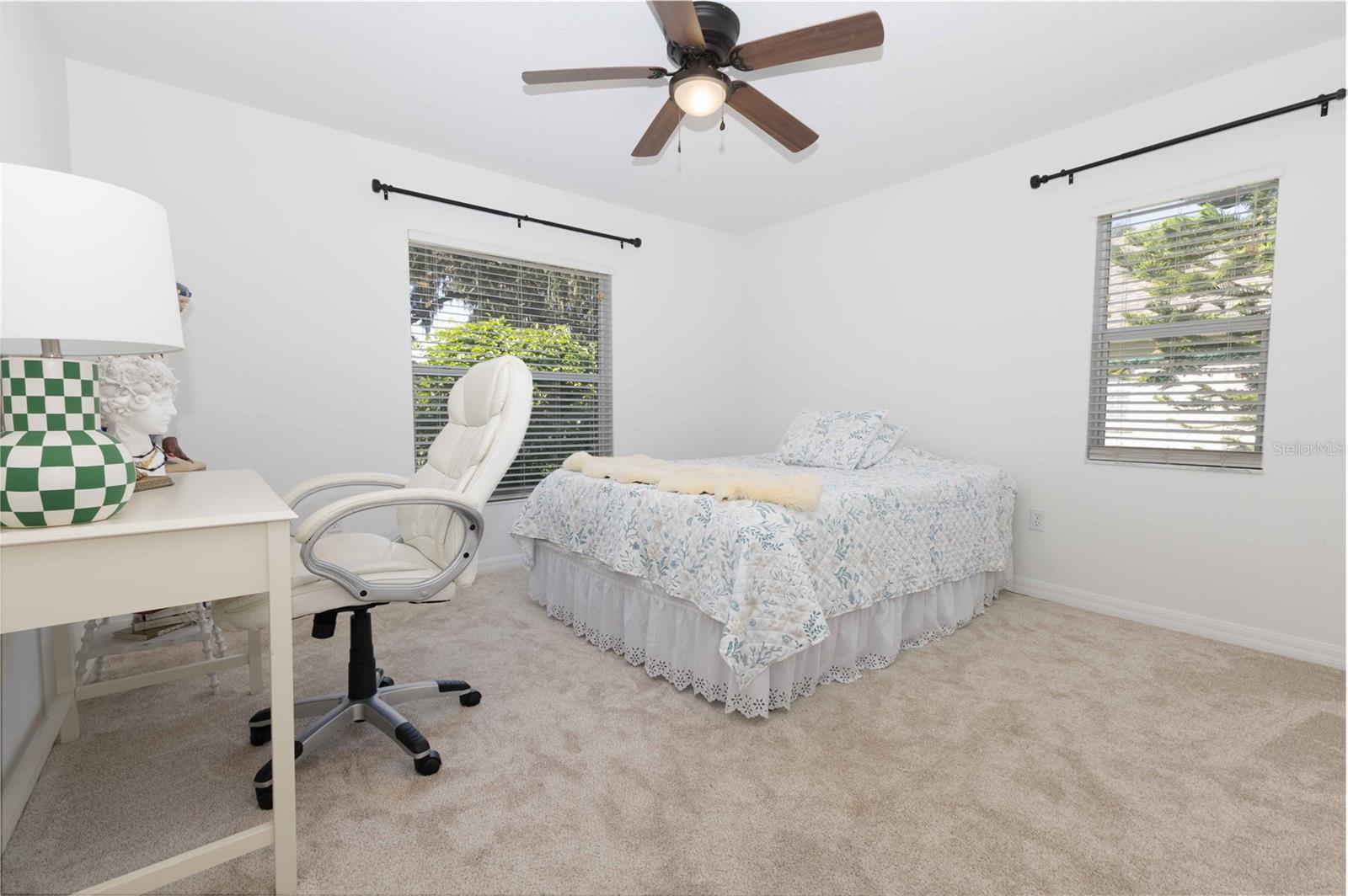 FAIRWAYS/ROLLING HILLS 01 - Residential