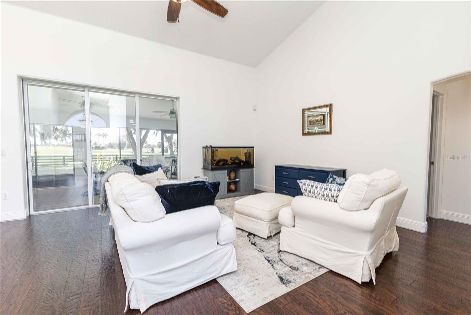 FAIRWAYS/ROLLING HILLS 01 - Residential