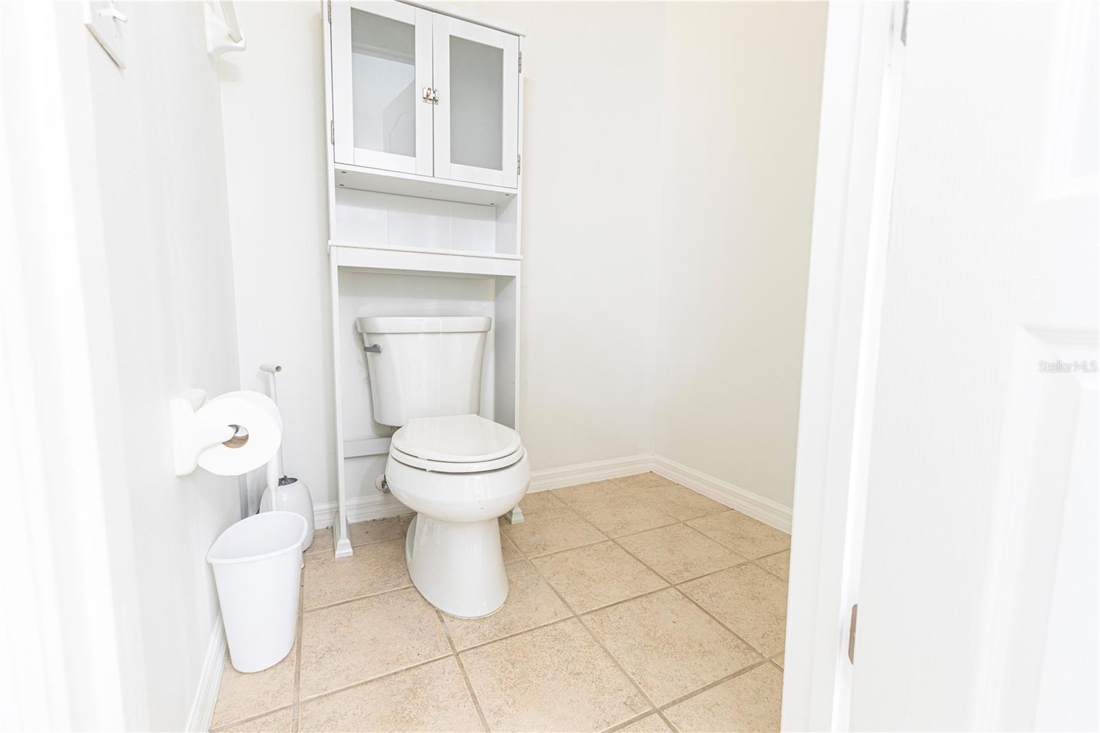 FAIRWAYS/ROLLING HILLS 01 - Residential