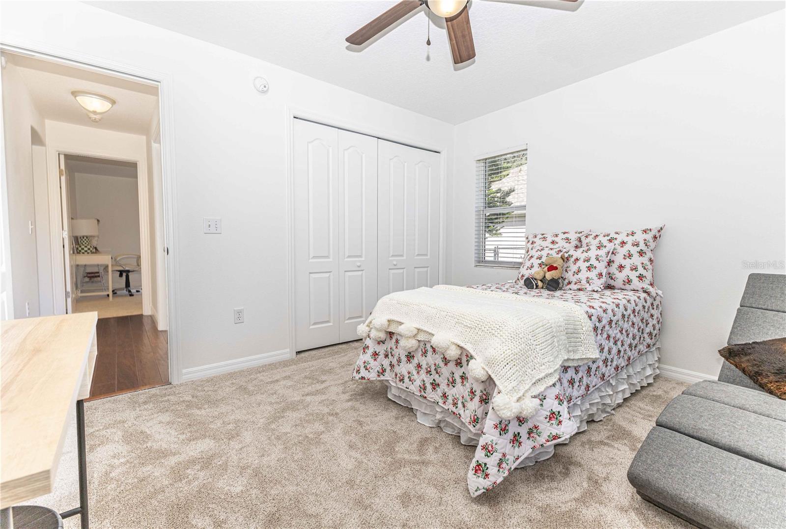 FAIRWAYS/ROLLING HILLS 01 - Residential