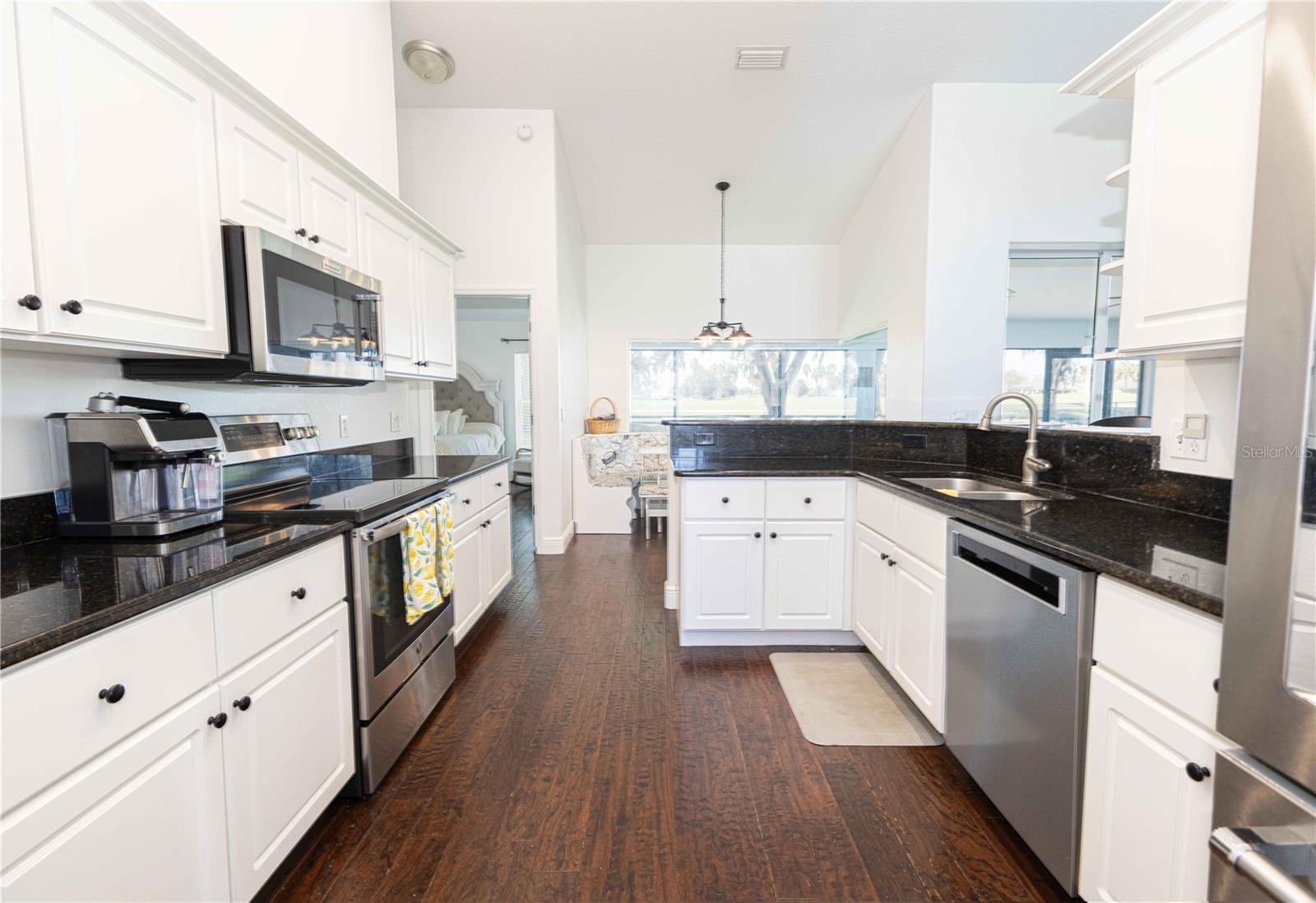 FAIRWAYS/ROLLING HILLS 01 - Residential