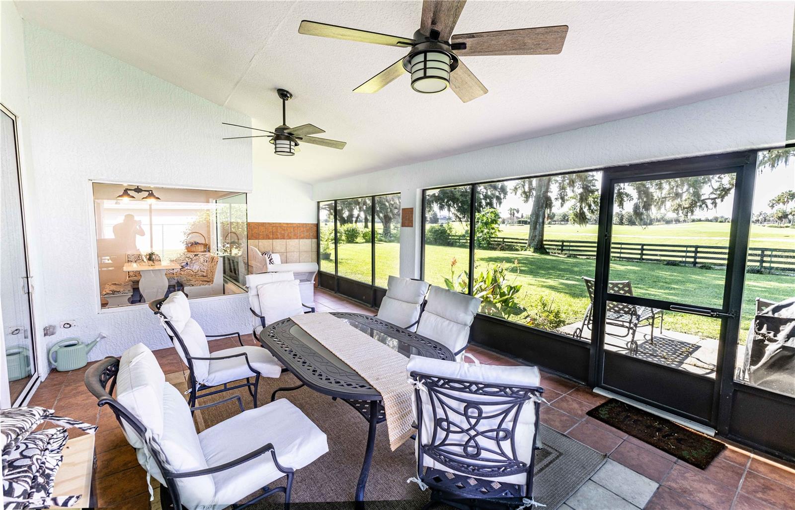 FAIRWAYS/ROLLING HILLS 01 - Residential