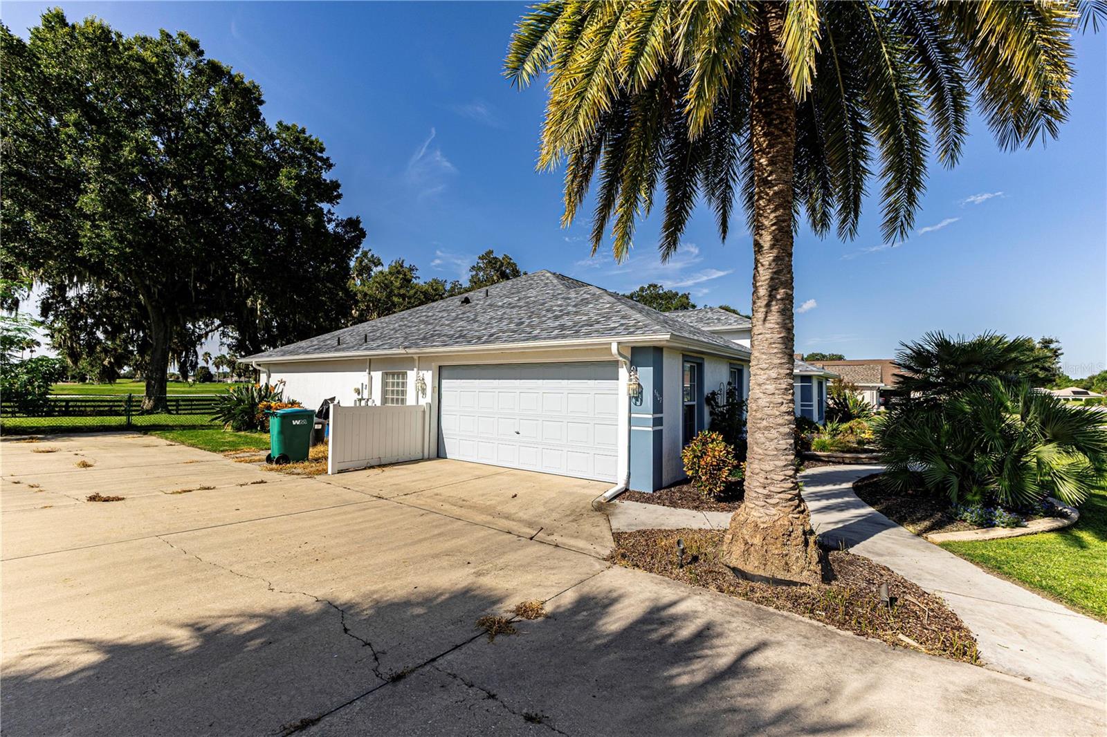 FAIRWAYS/ROLLING HILLS 01 - Residential