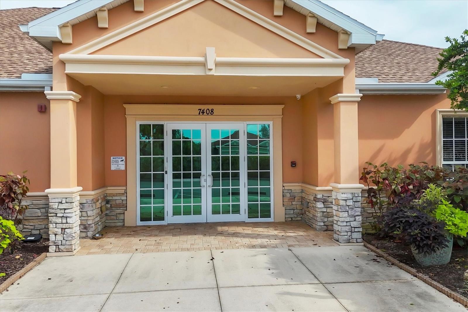 PALMA SOLA TRACE - Residential