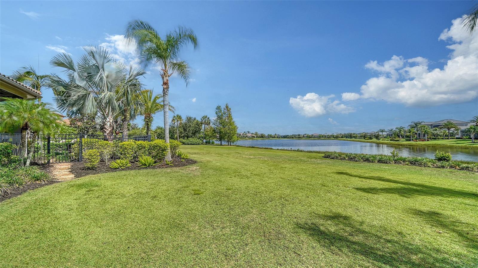 LAKE CLUB PH I - Residential