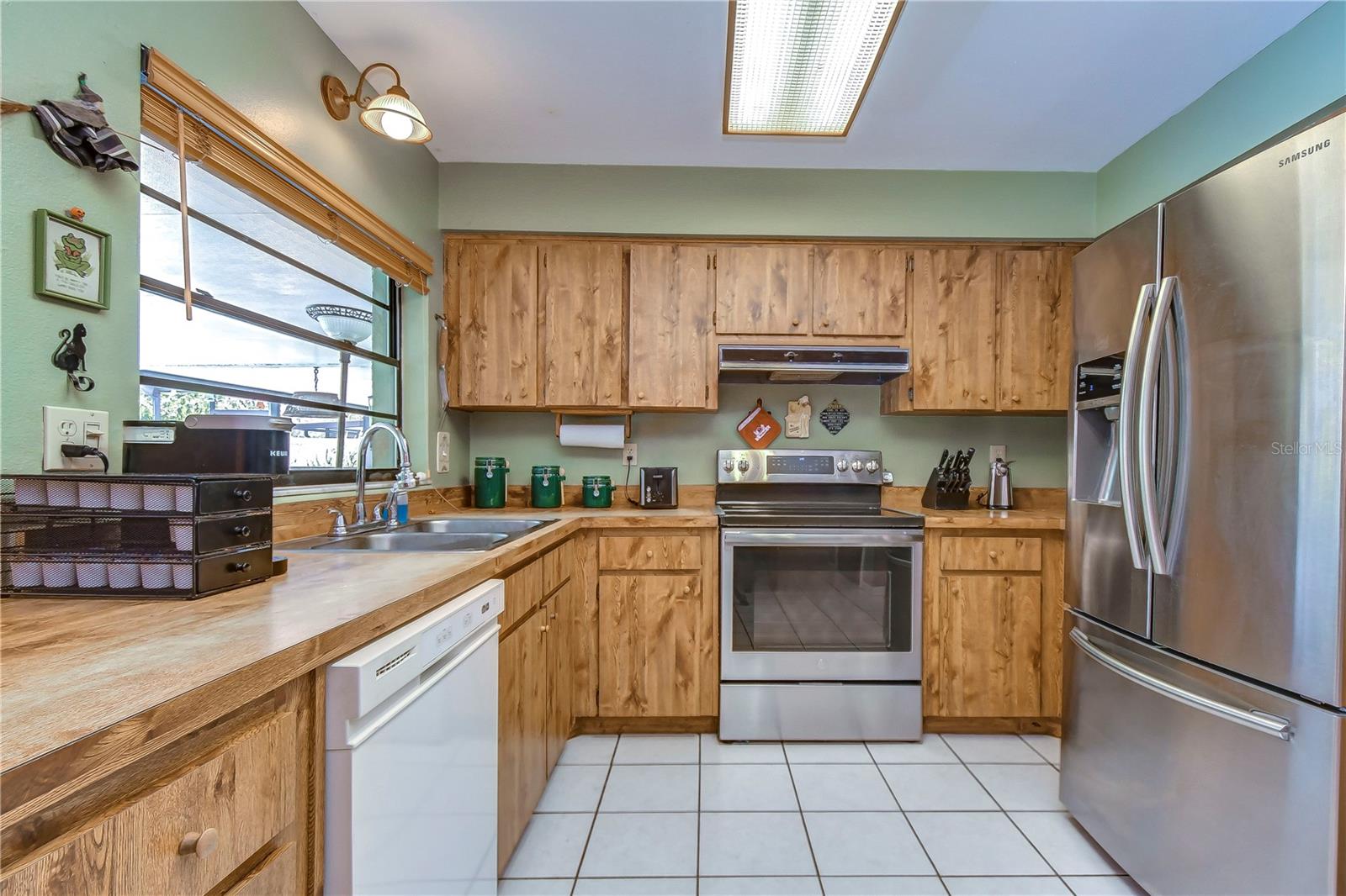 LAKEVIEW VILLAGE SEC B UNI - Residential