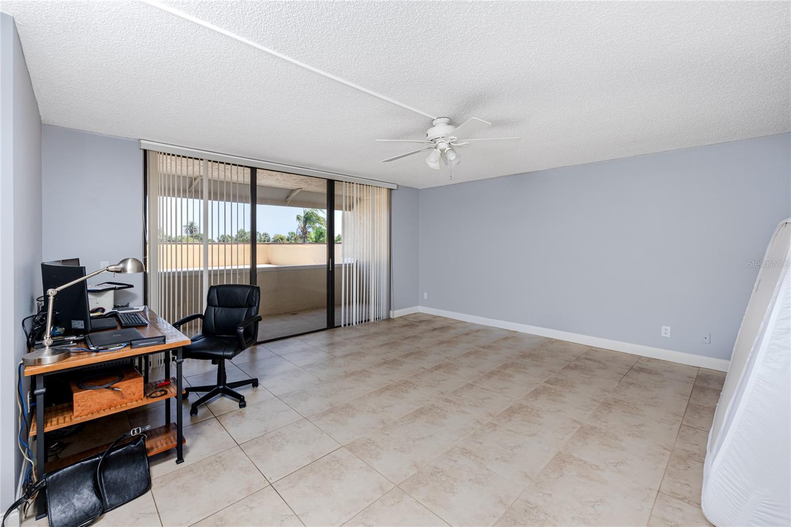 736 ISLAND WAY CONDO - Residential