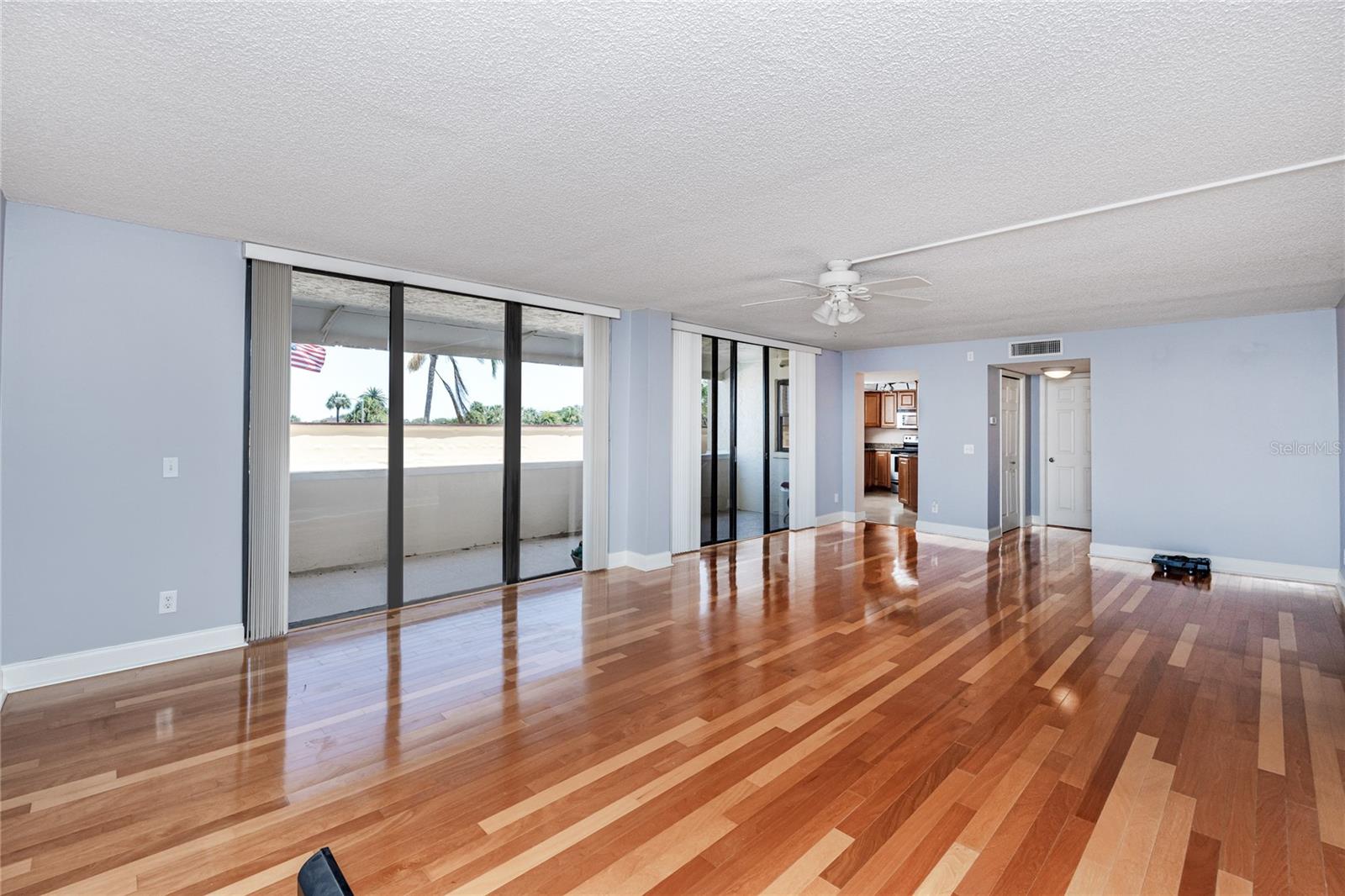 736 ISLAND WAY CONDO - Residential