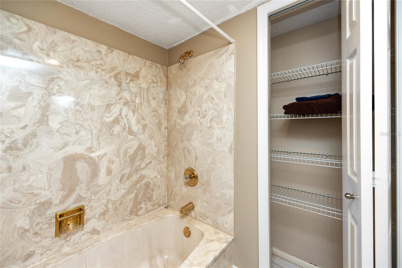 736 ISLAND WAY CONDO - Residential