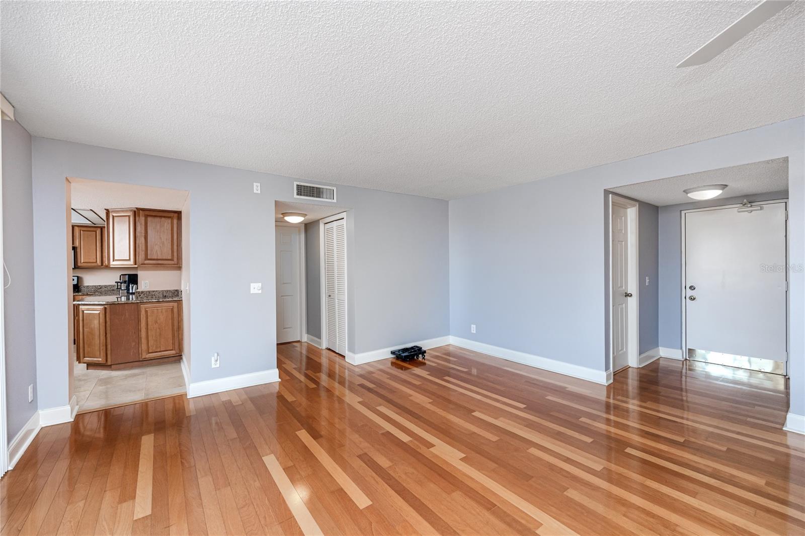 736 ISLAND WAY CONDO - Residential