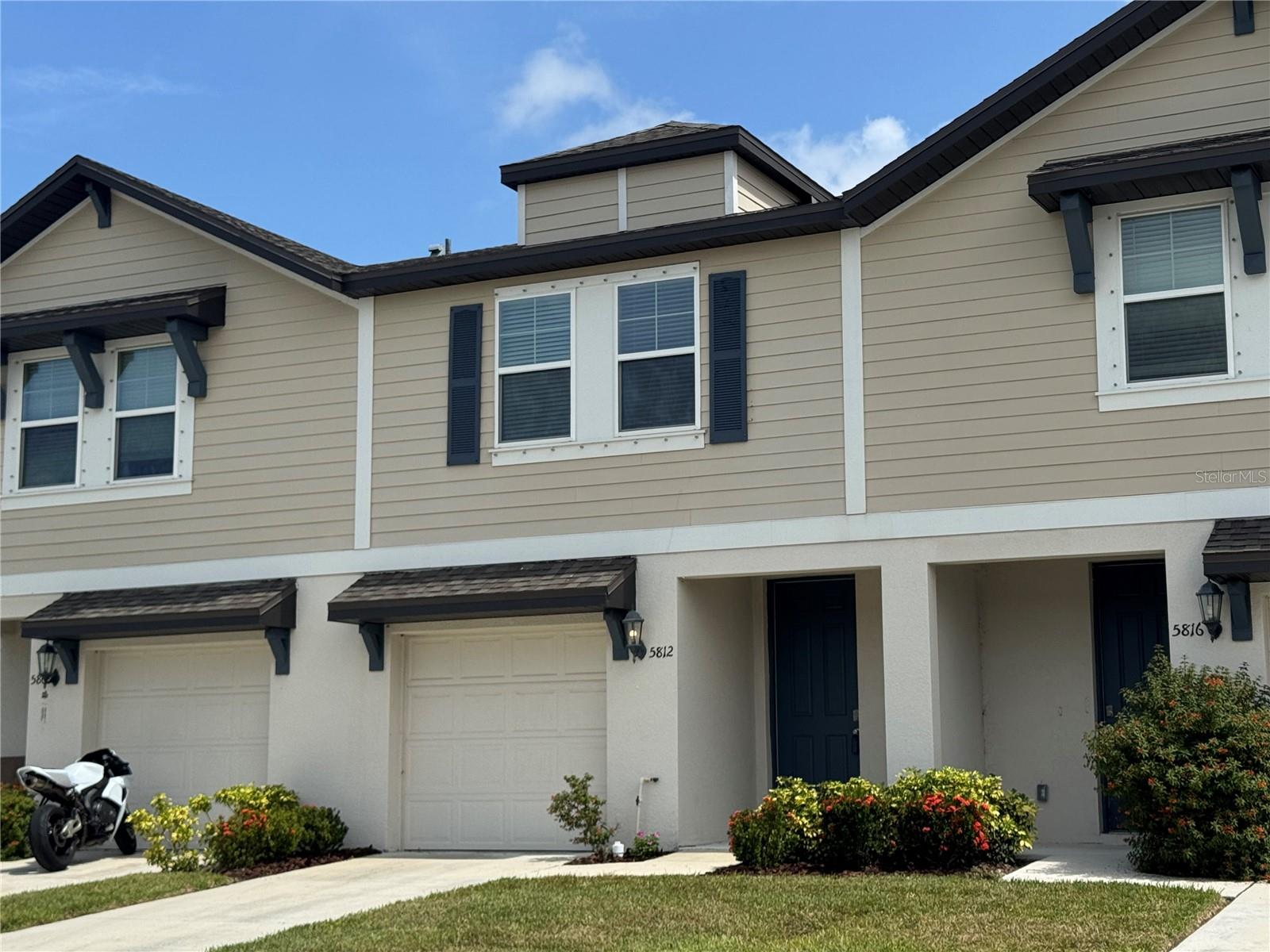 Live the worry-free Florida lifestyle just 2 miles from the beach in this nearly new townhome in Spencer Cove, built
in 2022 by Meritage Homes. Located in a cozy, well-maintained community, this energy-efficient home offers
modern construction and low-maintenance living.
Step into a welcoming foyer that opens to a spacious living and dining room combination, seamlessly connected to
the open-concept kitchen. The kitchen features white shaker cabinets, granite countertops, a large walk-in pantry,
and stainless steel appliances?perfect for entertaining. A convenient half bathroom and an attached one-car
garage complete the main level.
Upstairs, you'll find three comfortable bedrooms, two full bathrooms, and a flexible loft space?ideal for a home
office, playroom, or second living area. The primary suite includes a walk-in closet, dual vanities, and a walk-in
shower. The full-size washer and dryer are thoughtfully located in the upstairs laundry room for added ease.